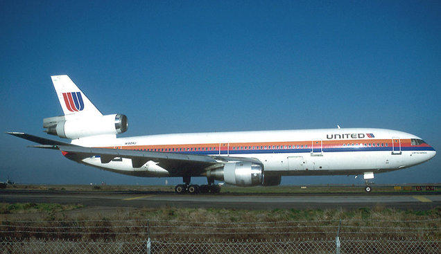 A United Airlines DC-10 similar to the one involved in the Flight 232 crash landing. (Alain Durand)